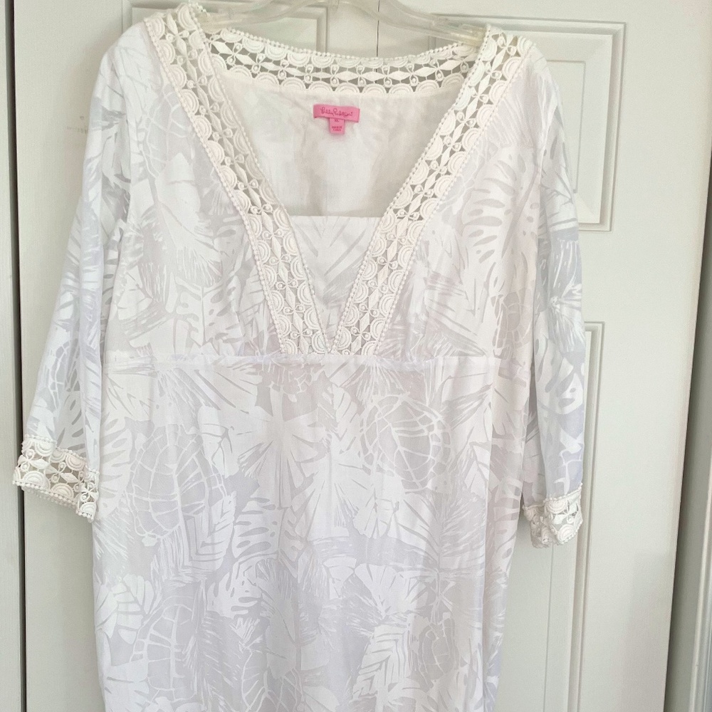 Lily Pulitzer White Dress (patterned) with Lace Accents; XL Like New Condition